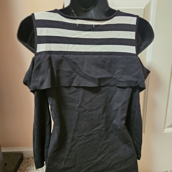 Black and White Striped Cold Shoulder Light Sweater - Picture 9 of 11